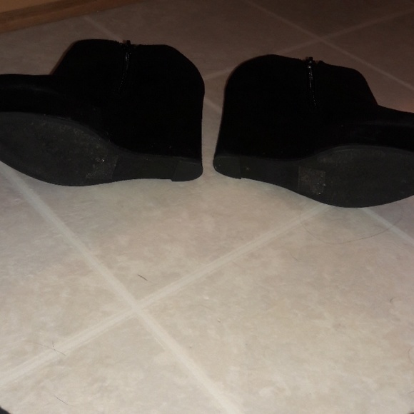 Black suede shoes - Picture 3 of 4